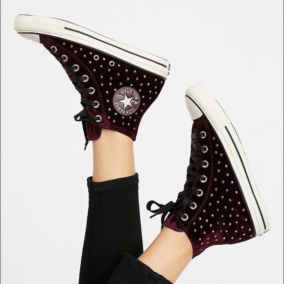 studded converse black